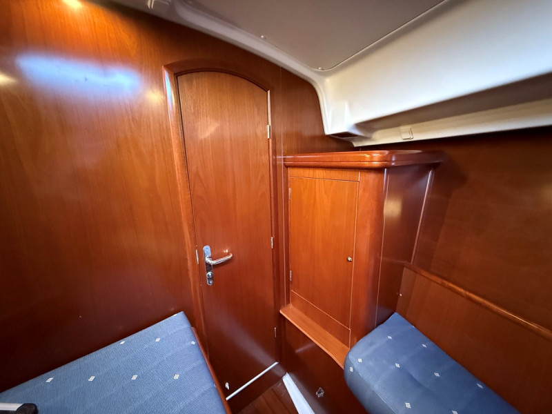 2005 42' 0" BENETEAU