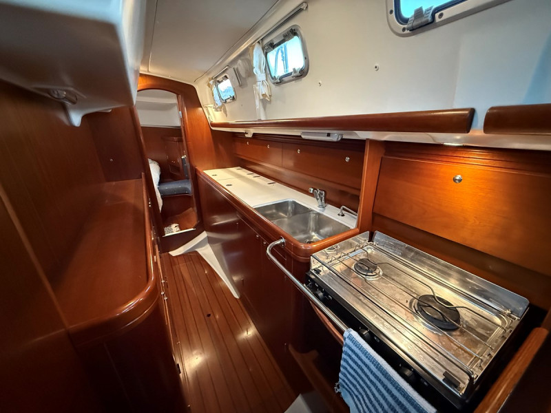 2005 42' 0" BENETEAU