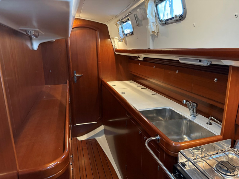 2005 42' 0" BENETEAU