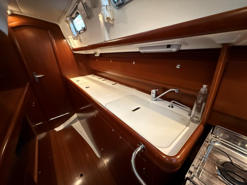 2005 42' 0" BENETEAU