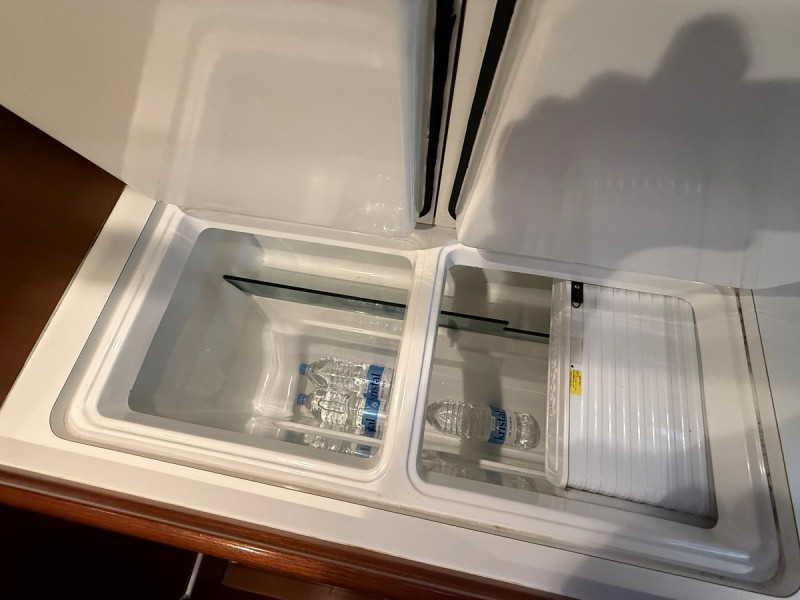 2005 42' 0" BENETEAU