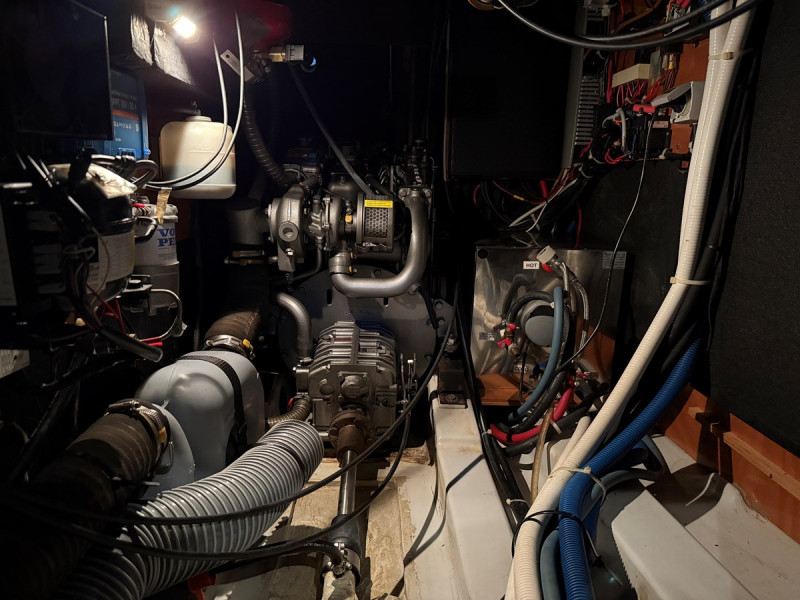 2005 42' 0" BENETEAU