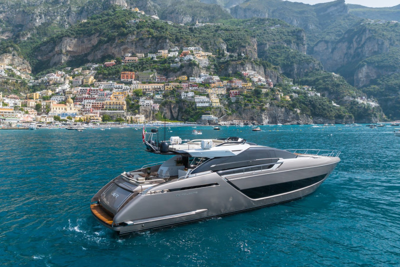 88 FOLGORE 2021 88' 4" RIVA YACHT
