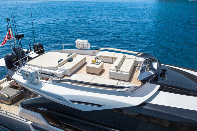 88 FOLGORE 2021 88' 4" RIVA YACHT