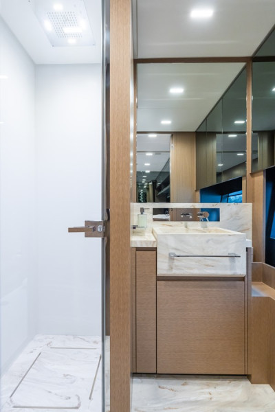 88 FOLGORE 2021 88' 4" RIVA YACHT