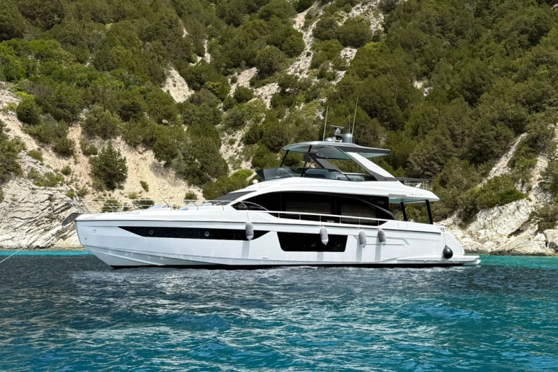 Azimut Fly 68 2022 68' 10