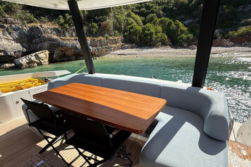 AZIMUT FLY 68 2022 68' 10" AZIMUT YACHTS