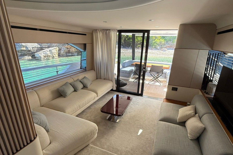 AZIMUT FLY 68 2022 68' 10" AZIMUT YACHTS