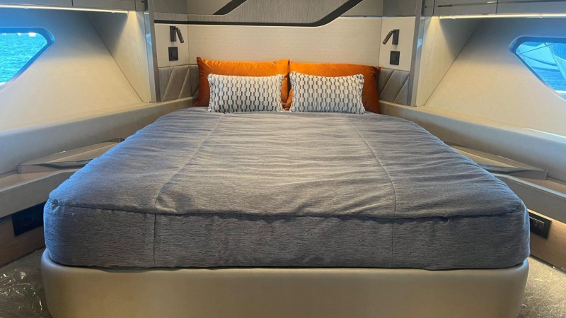 74 XPS SPORT YACHT 2023 74' 10" SUNSEEKER