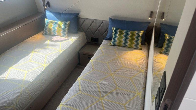 74 XPS SPORT YACHT 2023 74' 10" SUNSEEKER