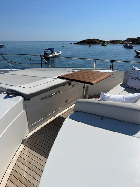 2012 PRINCESS YACHTS