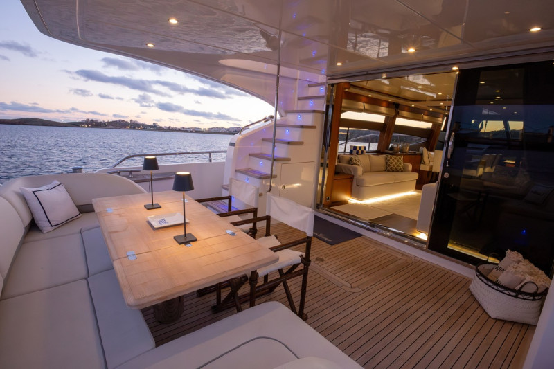 2012 PRINCESS YACHTS