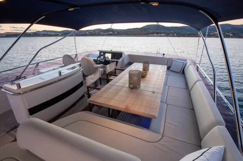 2012 PRINCESS YACHTS