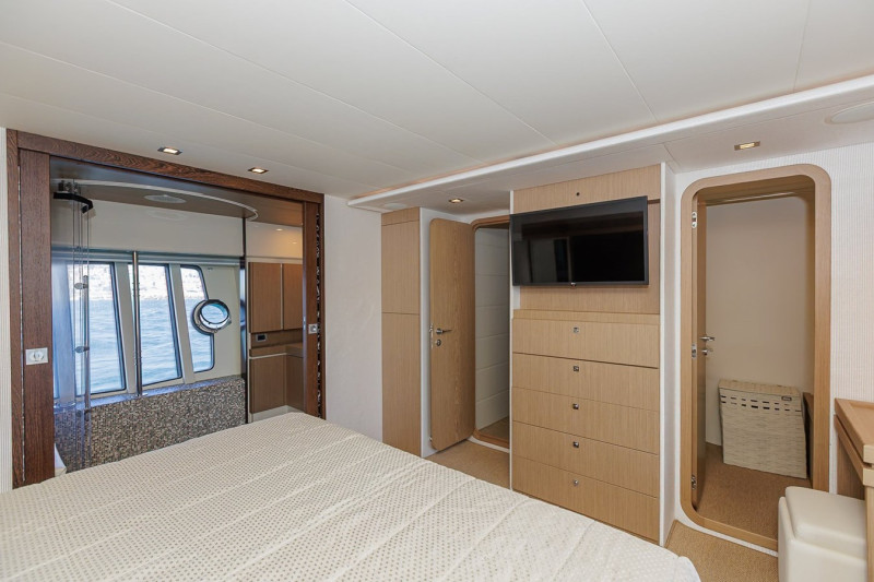 2013 FERRETTI YACHTS