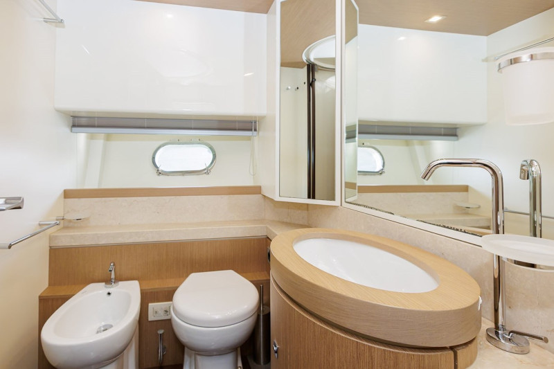 2013 FERRETTI YACHTS