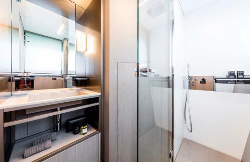 850 2017 FERRETTI YACHTS