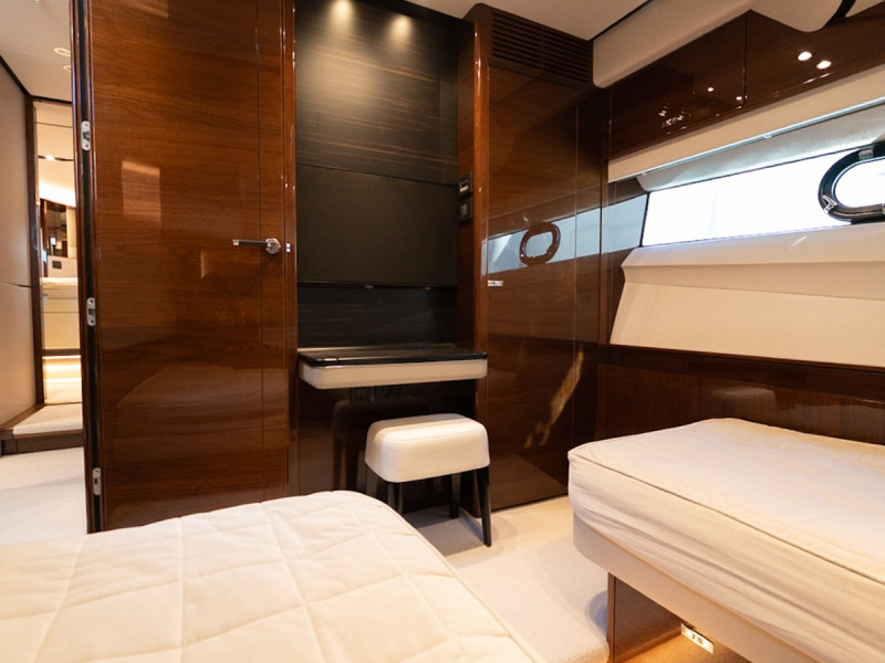 2021 PRINCESS YACHTS